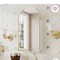 Medicine cabinet w mirror