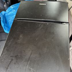 Mini Fridge 
