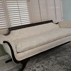 Sofa. Duncan Phyfe Style.