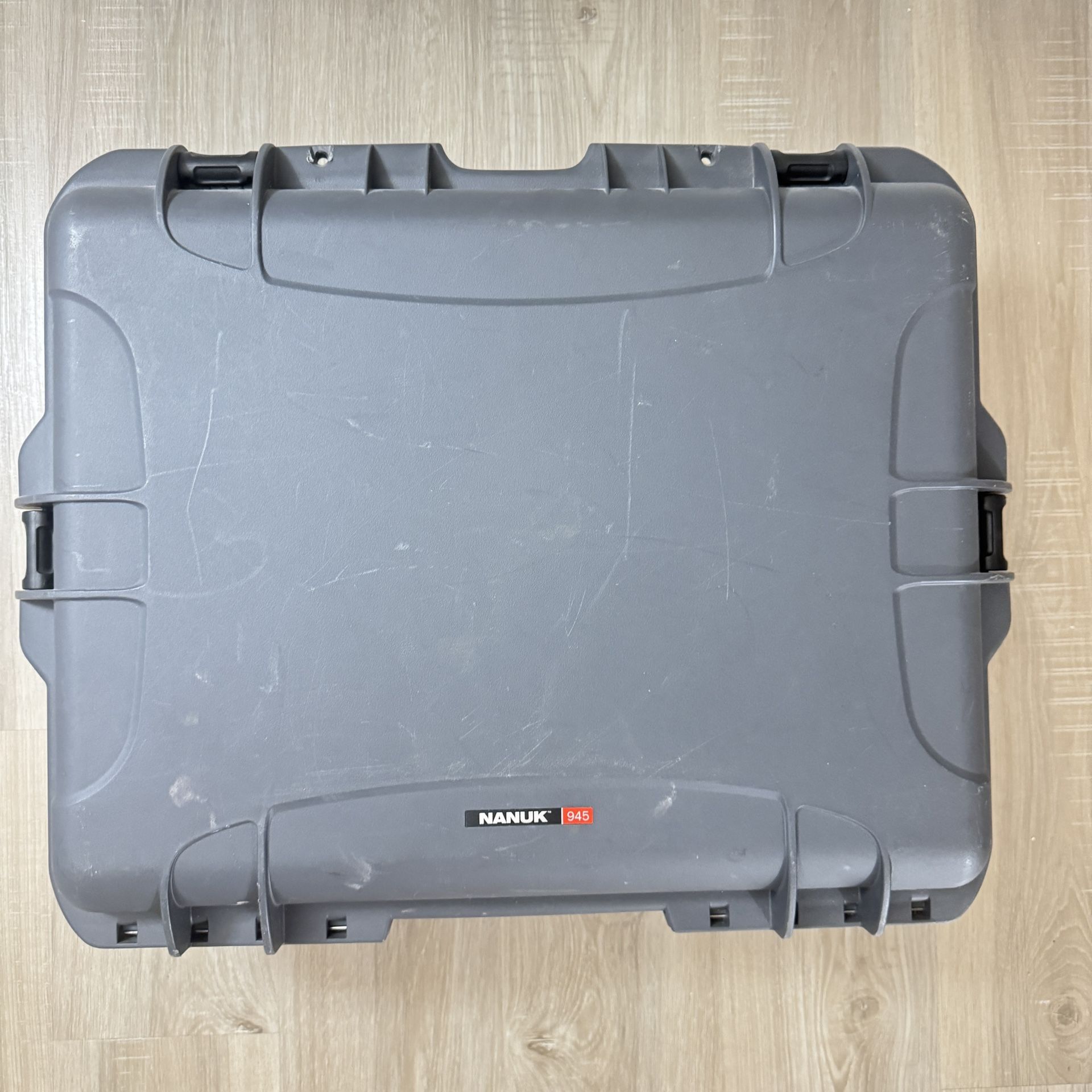 NANUK 945 Hard case durable, waterproof, and dustproof hard case