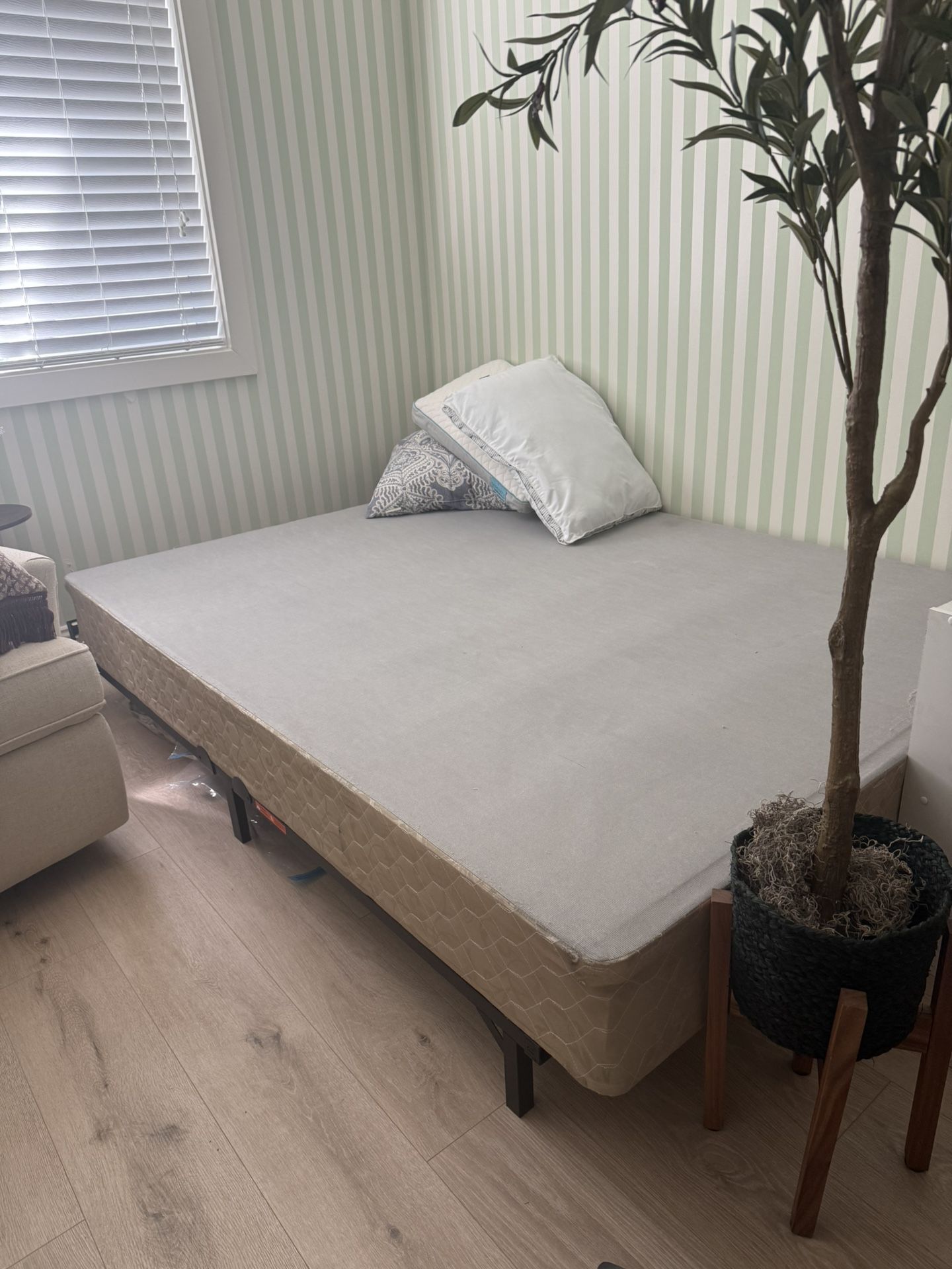 Queen Box Spring And Bed Frame