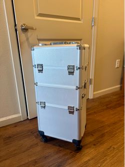 Large Rolling Aluminum Storage Case with Wheels – Excellent Condition