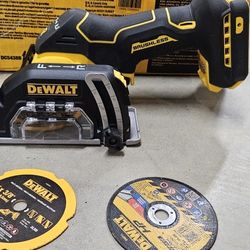 Like new Dewalt 20V Cut-off Tool