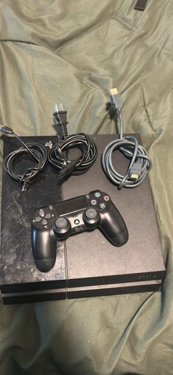 Geek Squad Certified Refurbished PlayStation 4 (500GB)
