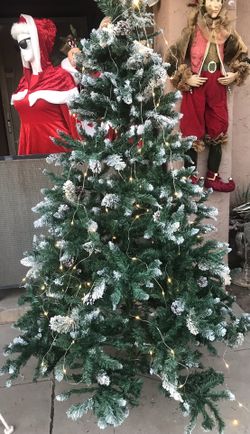 7.5’ Show tips Christmas tree