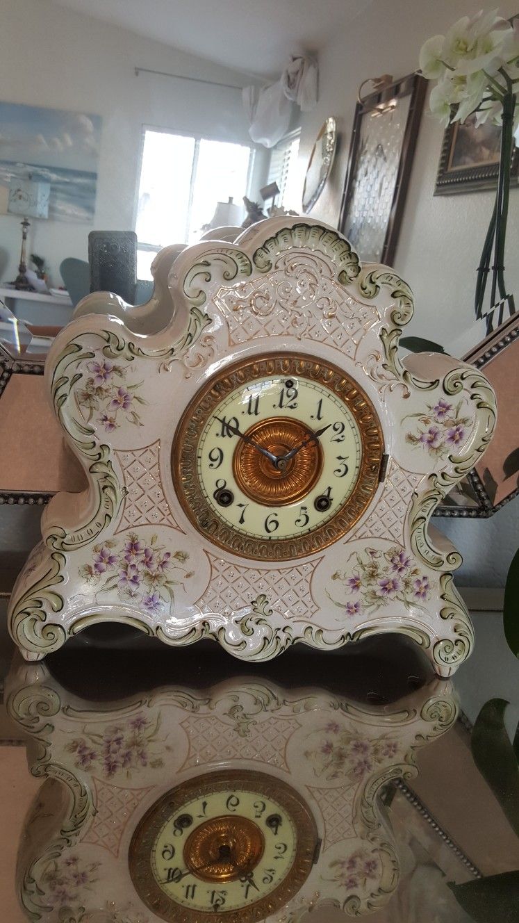 DRESDEN PORCELAIN PERFECT CONDITION 8 DAY, HOUR CATHEDRAL BELL STRIKE NO 783