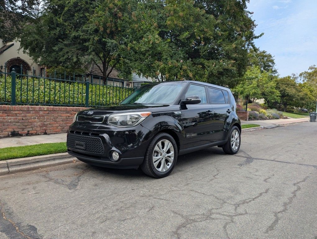 2015 Kia Soul Super Clean Car