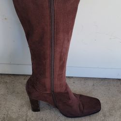 CANDIES SUEDE BOOTS SIZE 10