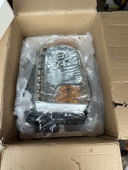 2014 -2021 Toyota Tundra Headlights
