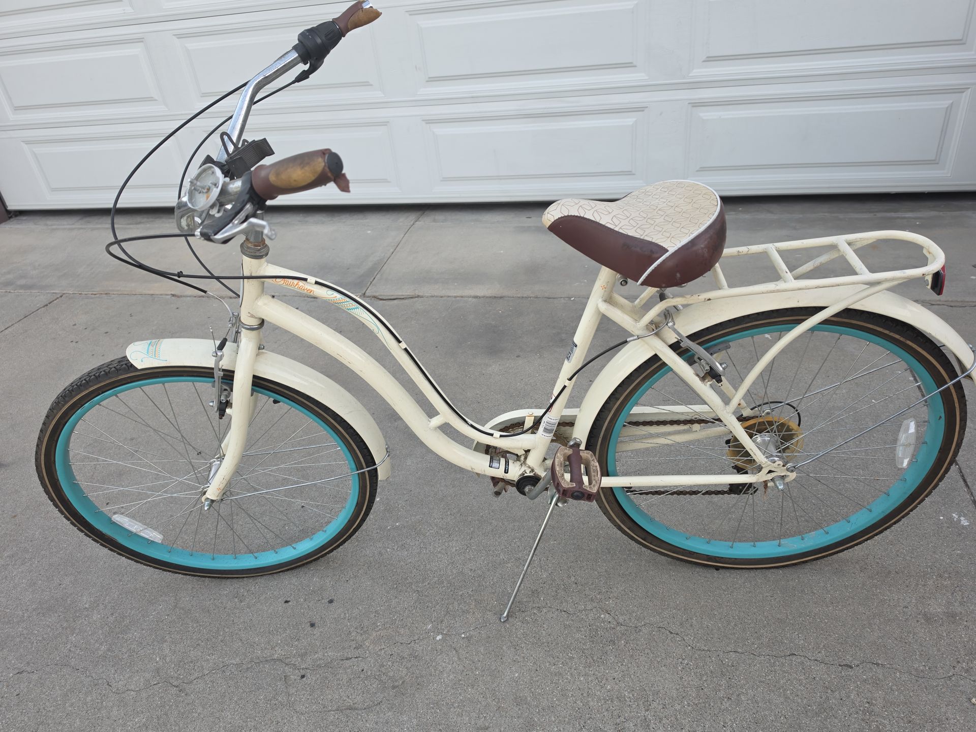 Schwinn Vintage bike new tires 60 paid