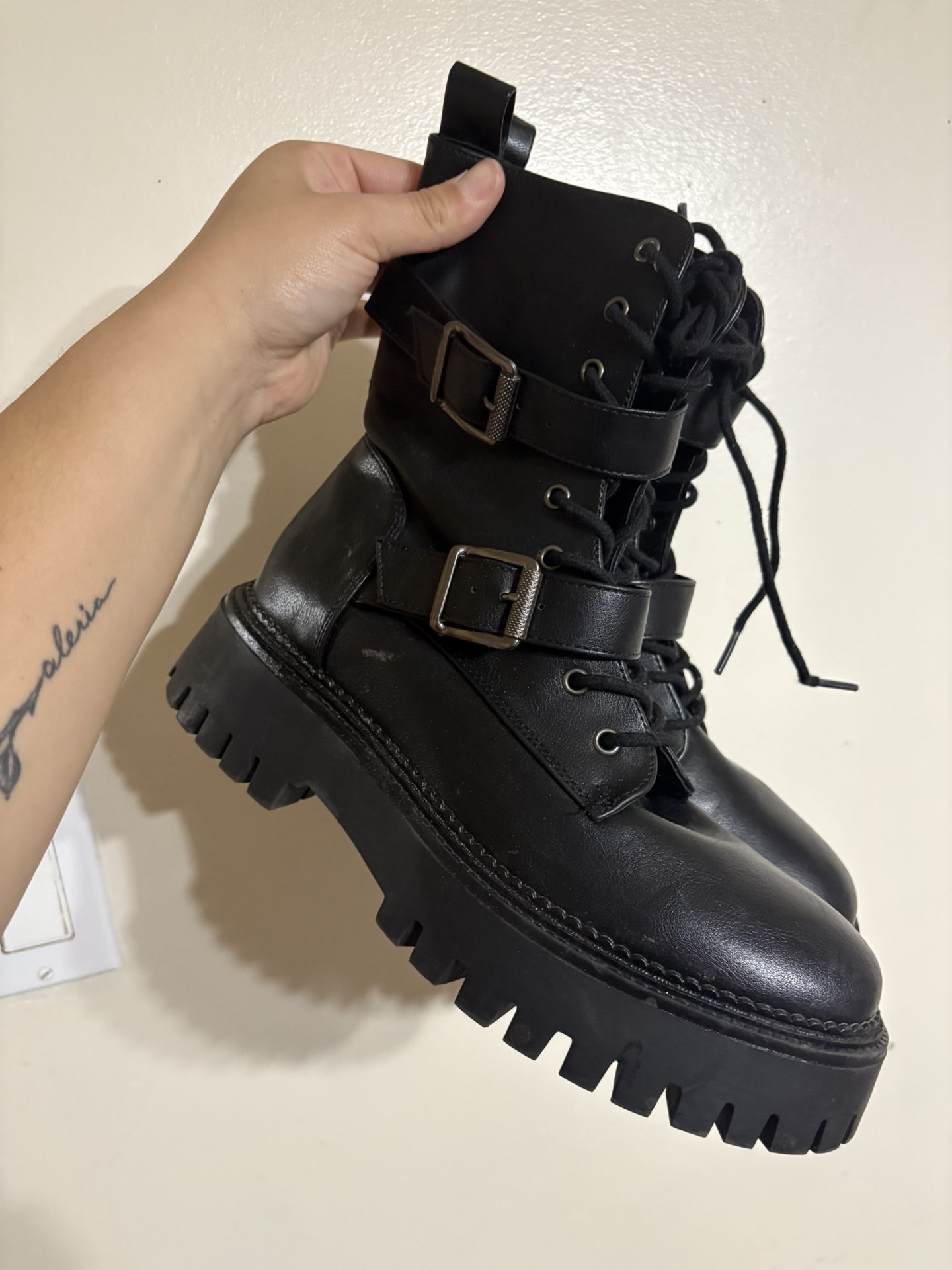 Women’s Boots 7.5