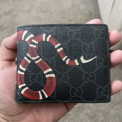 Gucci Authentic King Snake Bifold Men's Wallet 8 Card Slot for Sale in  Houston, TX - OfferUp