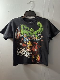 Avengers T Shirt, Size Youth Large. Black. 