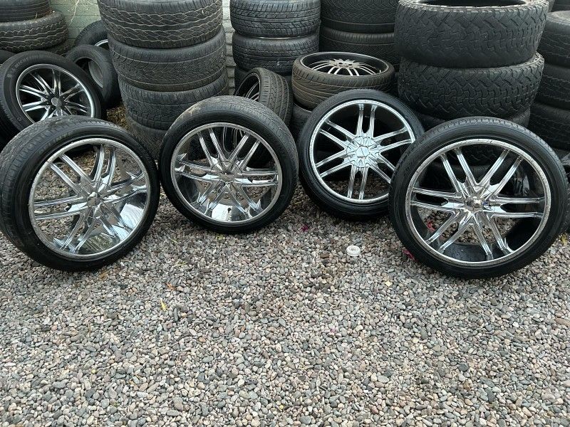 KMC RIMS 265/40R22....5 LUGS UNIVERSAL FIT DODGE RAM 1500 DODGE DAKOTA DODGE DURANGO