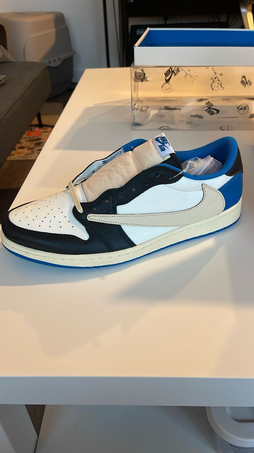 Jordan 1 Low Travis Scott x Fragment