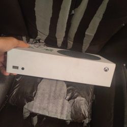 Xbox Series S And Gamesir Controller 