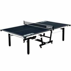 Table tennis / Ping pong table
