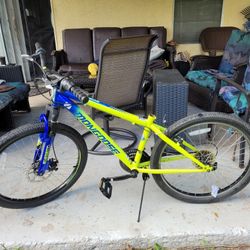Mongoose Scepter 24 Inch Mountain Bike 