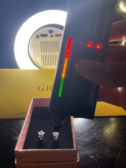 High quality VVS1 Moissanite Stud Earrings