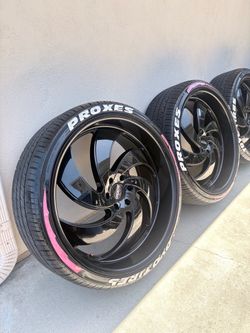 26s Black Strada Wheels & Tires