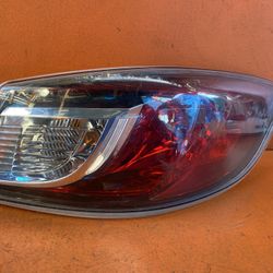 2010 - 2013 MAZDA 3 SEDAN RIGHT PASSENGER SIDE TAIL LIGHT OEM BBM451150