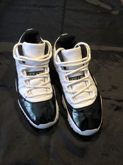 AIR JORDAN 11 RETRO LOW- EMRALD...SIZE 11