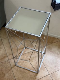 Decor modern side table/stand