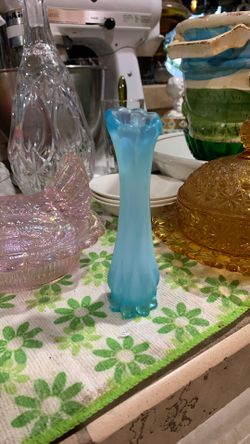 VTG. Fostoria Glass Blue Opalescent Small Swung Bud Vase 6”