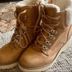 Kids Faux Fur Boots Size 1