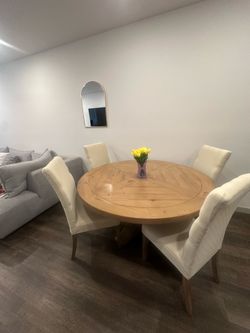 Florence - Pine Wood - Farmhouse Pedestal Round Dining Table with Curved Legs - Dining Room & Kitchen - 60 Inch - Rustic Honey
