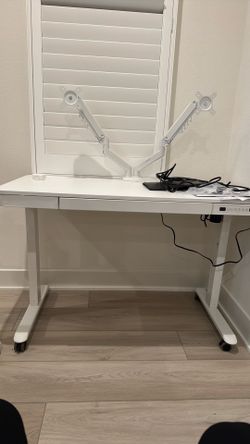 Adjustable table white 48”
