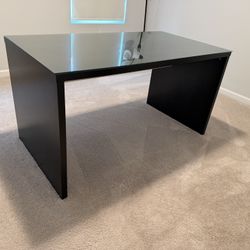     Black Glass Office Desk / Table