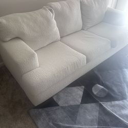 Modern Bouclé 3-Seater Sofa – Like New! 