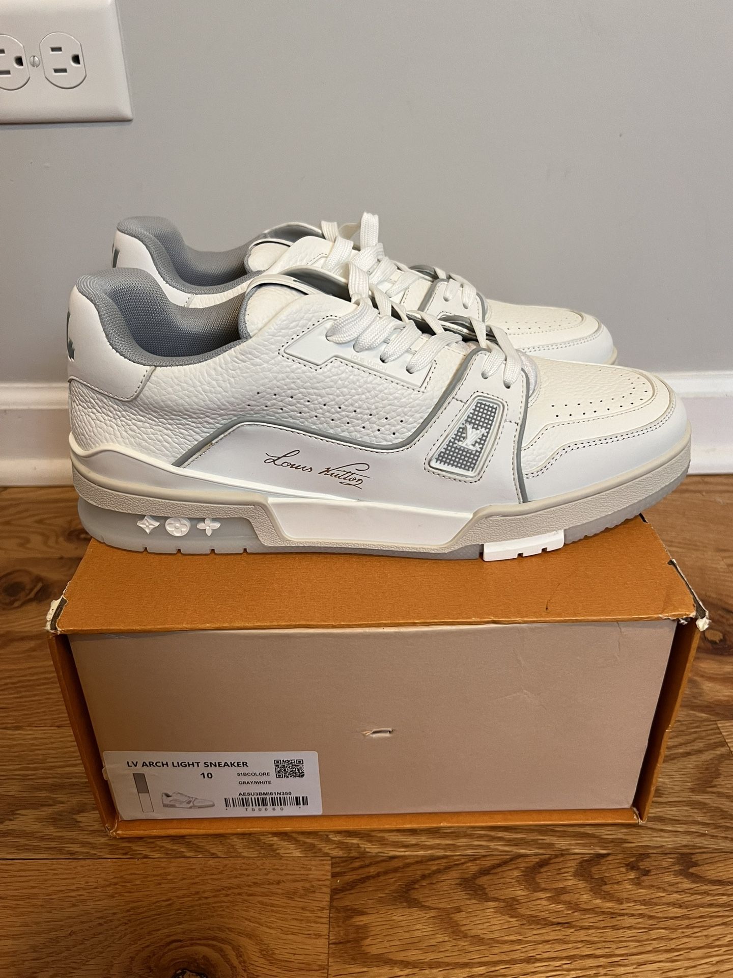LV Trainers White Grey Men’s Size 10 Brand New Jordan