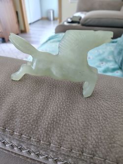 Vintage Carved Bowenite Serpentine Horse Figurine