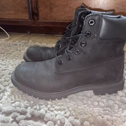 Black Timberland Boots Women’s Size 9 US