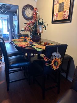 Dining Room table w/chairs