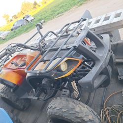 dos cutrimotos 450 por las 2  nesesitan arreglo  no prenden