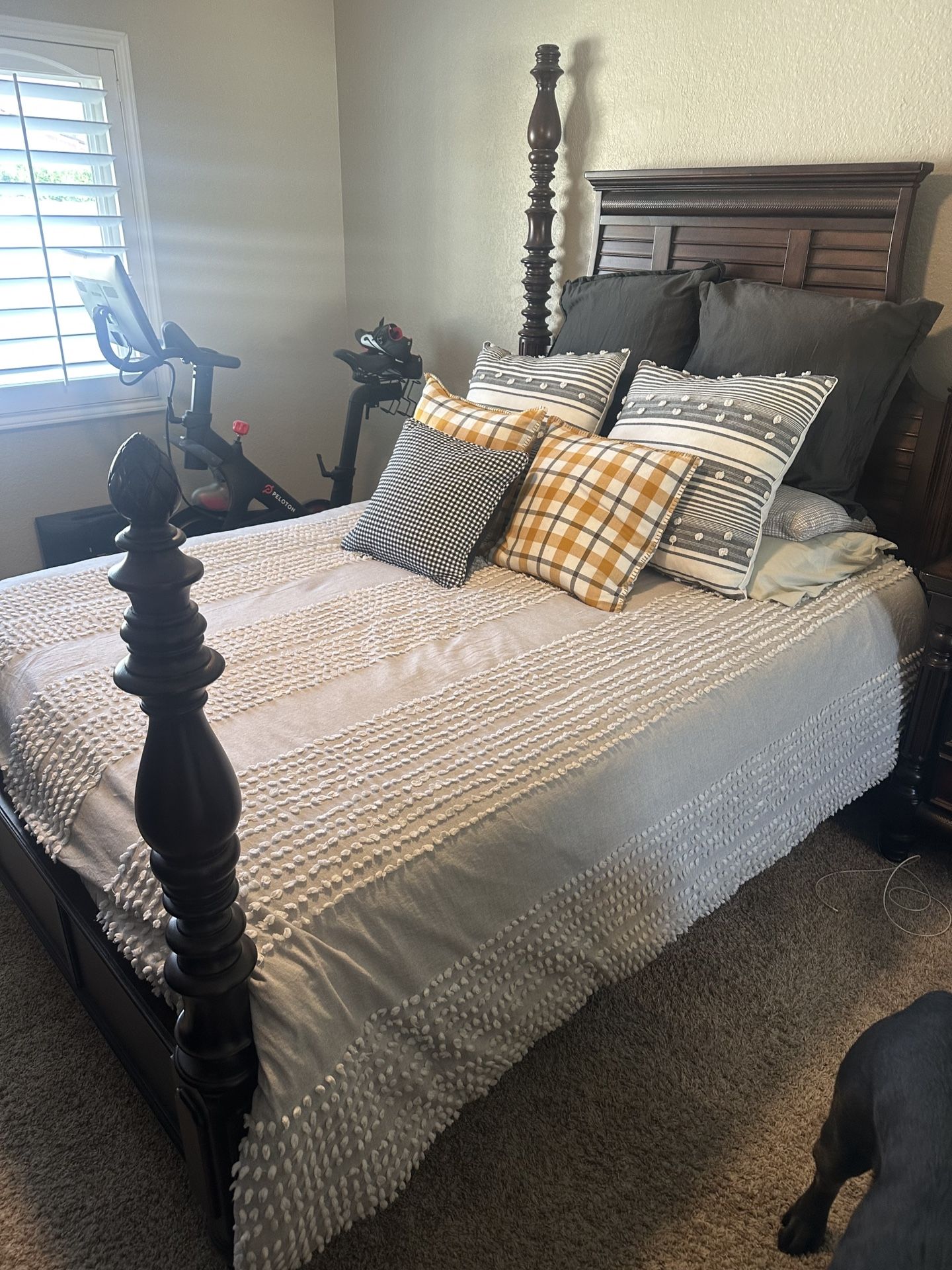 QUEEN SIZE BEDROOM SET