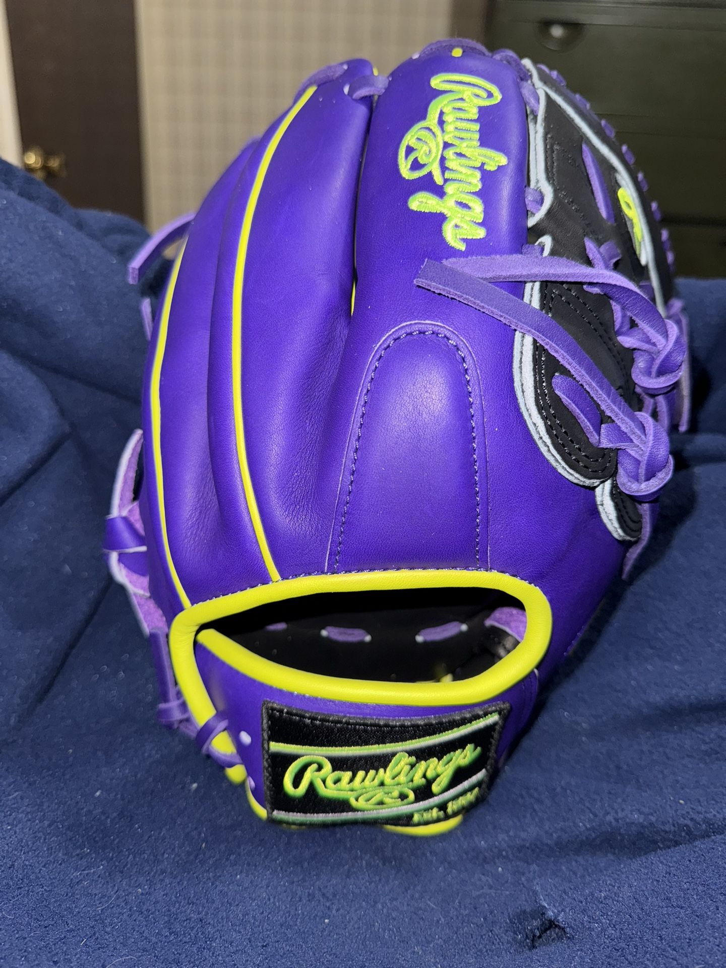 Rare 1/3 Rawlings Heart Of Hide 11 3/4 Glove