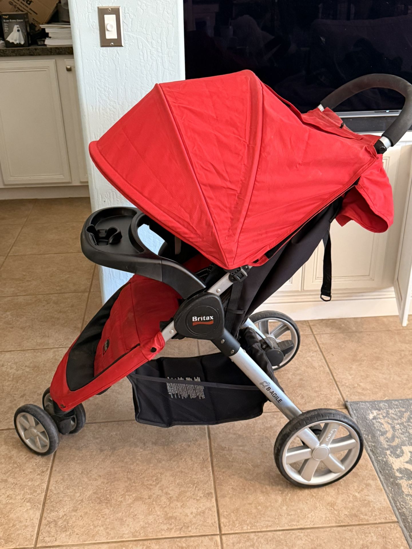 Britax B Agile Lightweight Stroller w/ Tray, Organizer, and Travel Bag