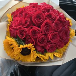 Rosas Con Girazoles