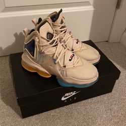 Lebron XIX men’s Size 8 And Women’s Size 9.5