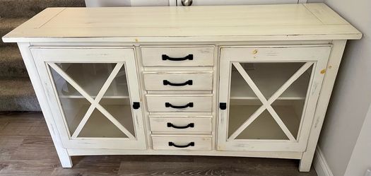 Farmhouse Creamy/White Sideboard Buffet