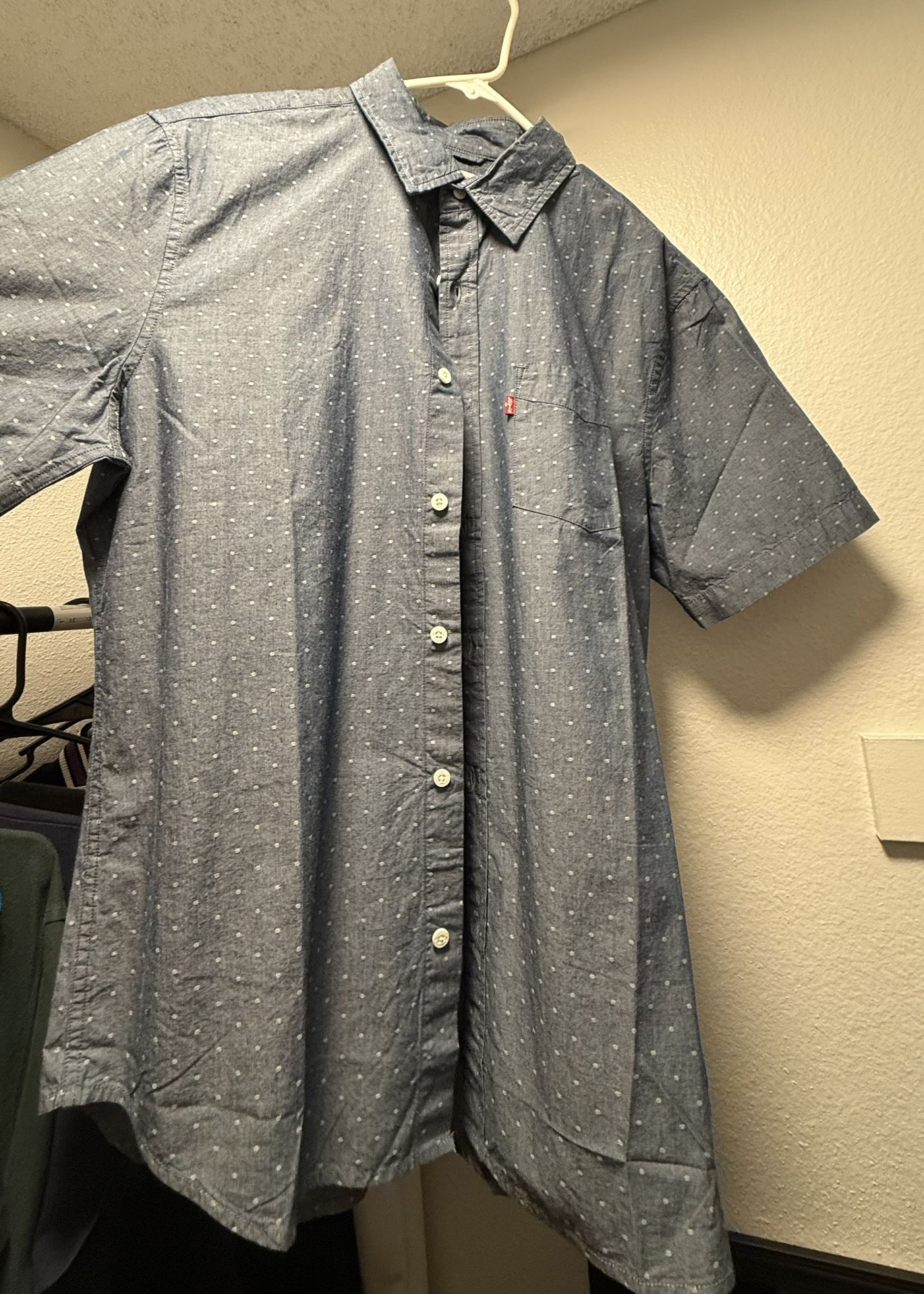 Levi’s button up shirt 