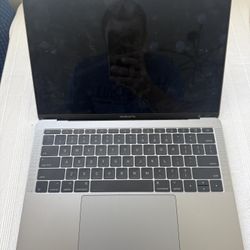 MacBook Pro A1708 – For Parts / Not Working