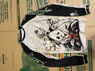Jiu jitsu rashguard tatami