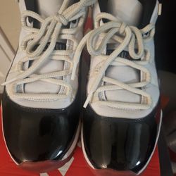 Used 11s Low..M 10.5