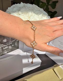 Van Cleef Panda Bracelet, 18k gold, VVS diamonds