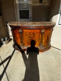 Outside Bar
